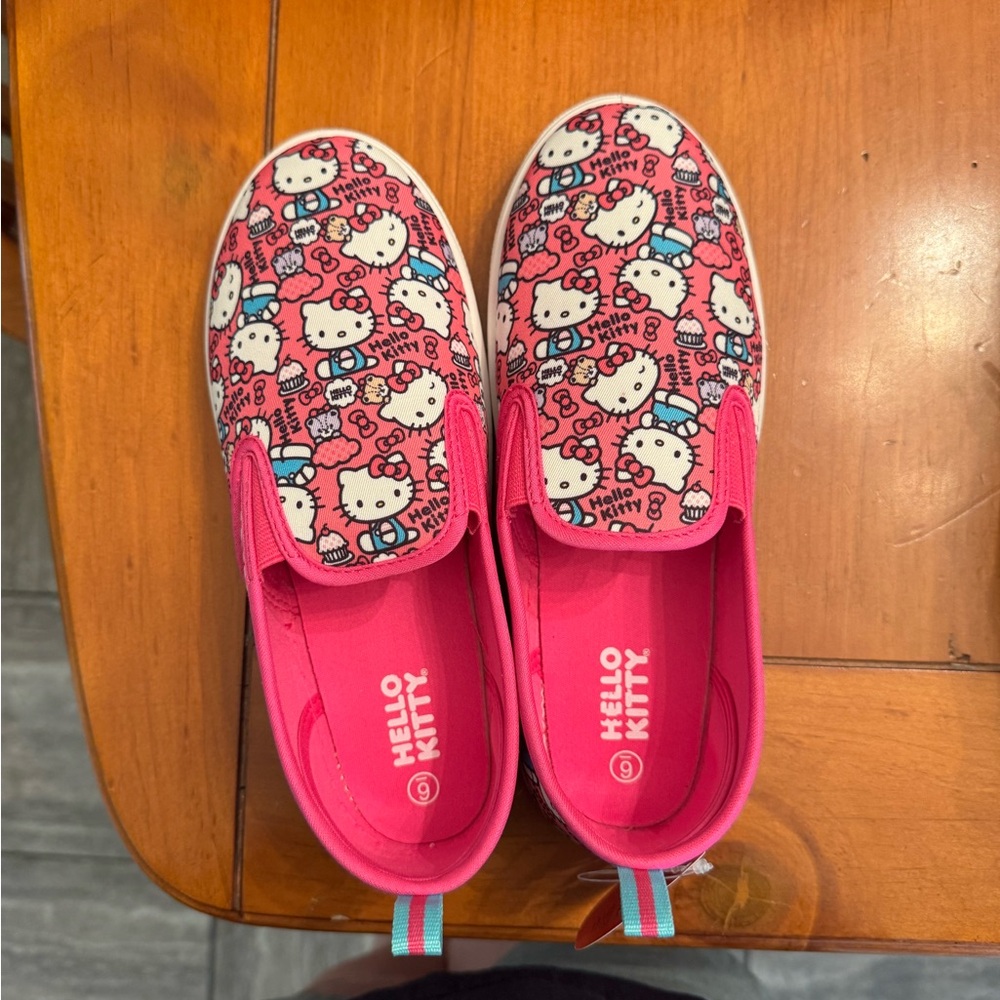 Hello Kitty Kids Sneakers in Pink and White